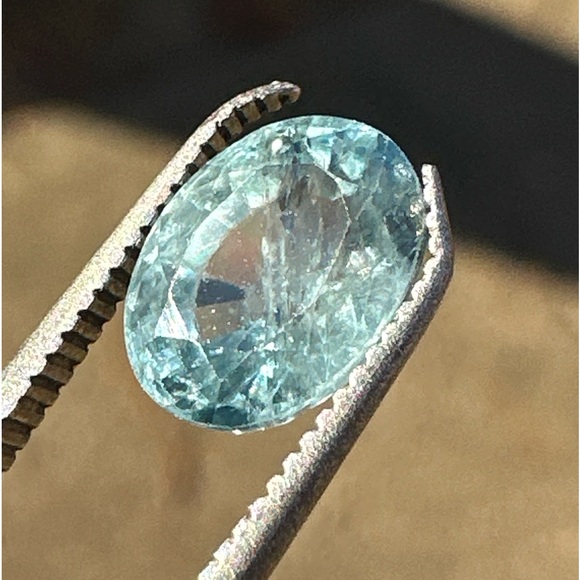 Top colour 1.95 carat natural sapphire gemstone heated - Picture 3 of 17